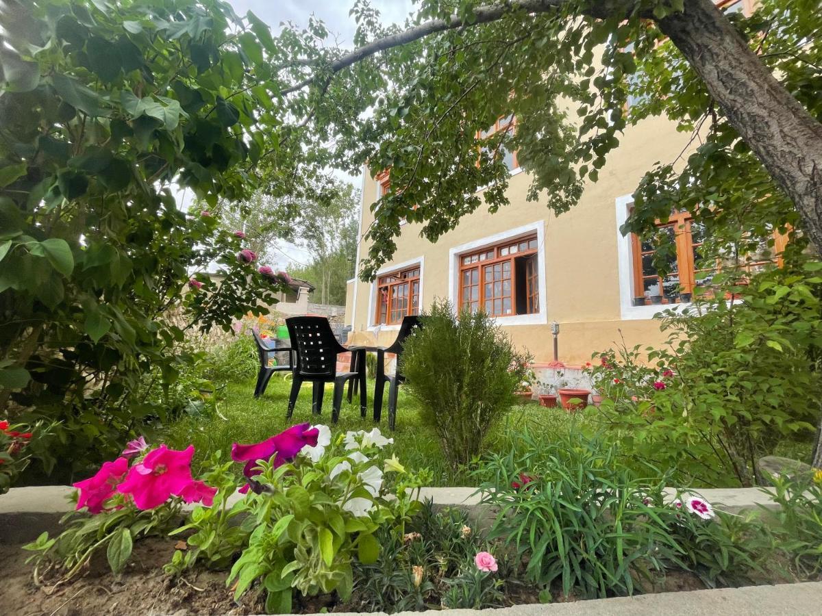 Gaywoo Guest House Leh Dış mekan fotoğraf